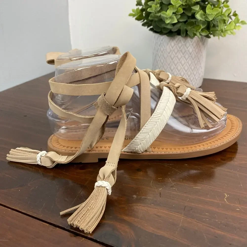 Chinese Laundry Boho Cream Leather Giordana Lace Up Flat Sandal Size 6.5 Tassels
